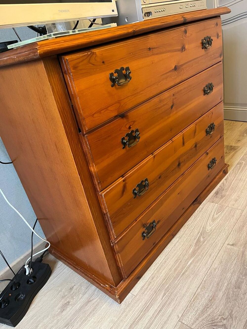 Chambre compl&egrave;te une personne en PIN MASSIF Meubles