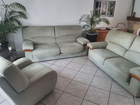 Ensemble 2 canaps + 1 fauteuil en microfibre vert tilleul  780 Gragnague (31)