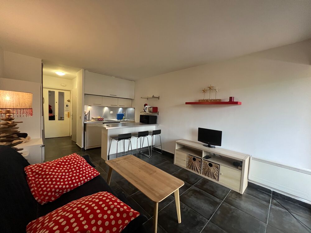 Location Appartement Studio 2 pas des plages golfe Juan facile accessible Sophia. Vallauris