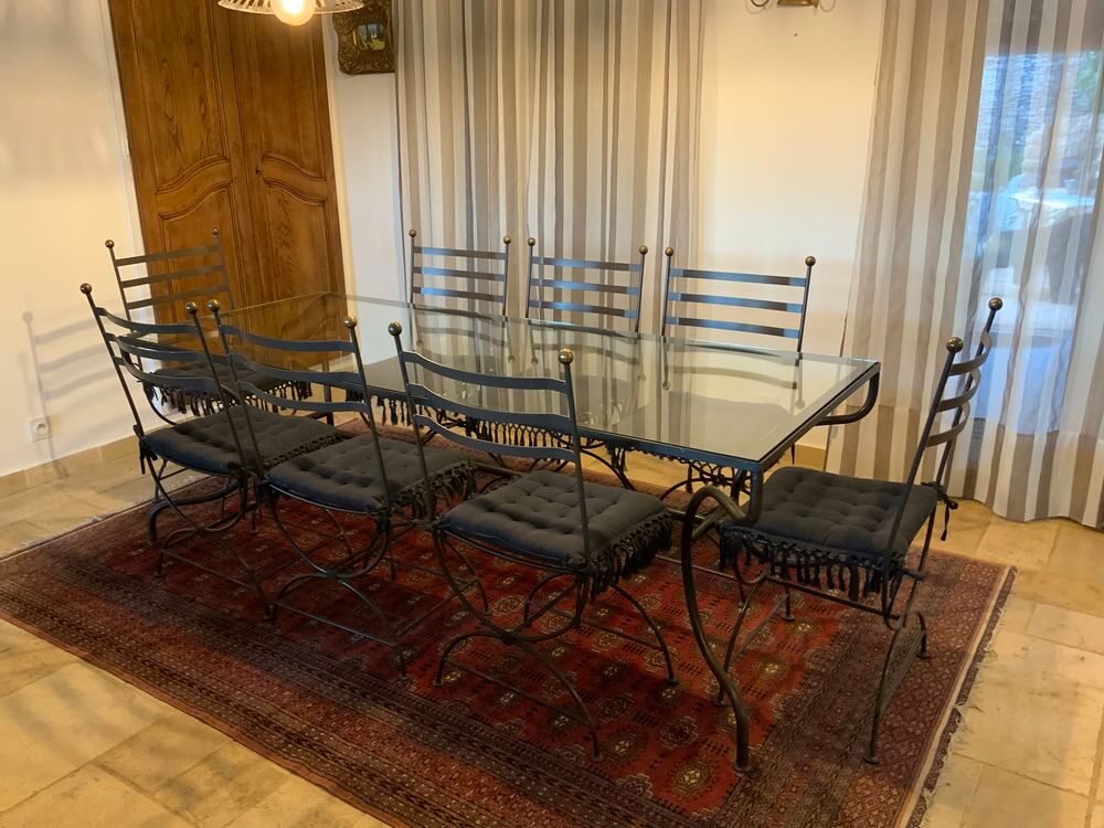 Table fer forge et verre et 8 chaises Meubles