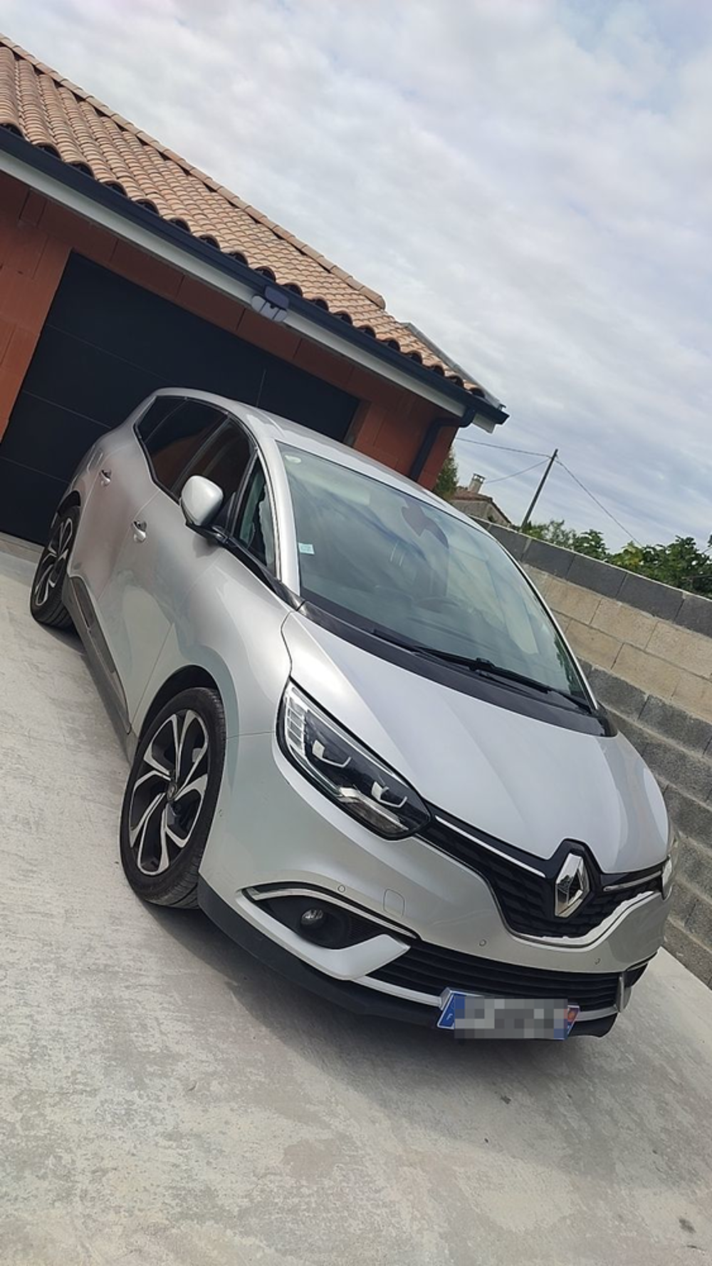 Grand scenic IV Grand Scenic Blue dCi 120 EDC Business 2019 occasion 33240 Saint-Andr&eacute;-de-Cubzac