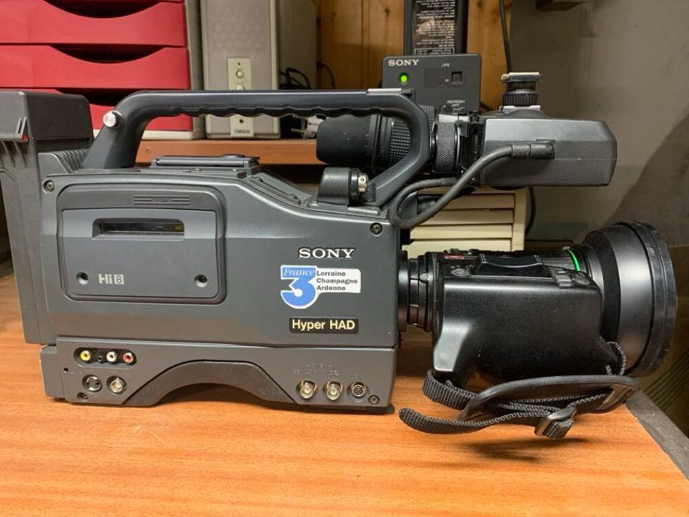CAMERA PRO EVW-300P Photos/Video/TV