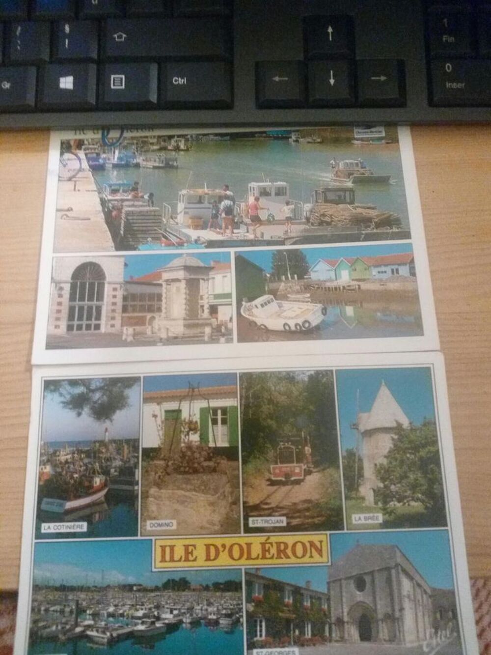 LOT DE DEUX CARTES POSTALES COULEUR 