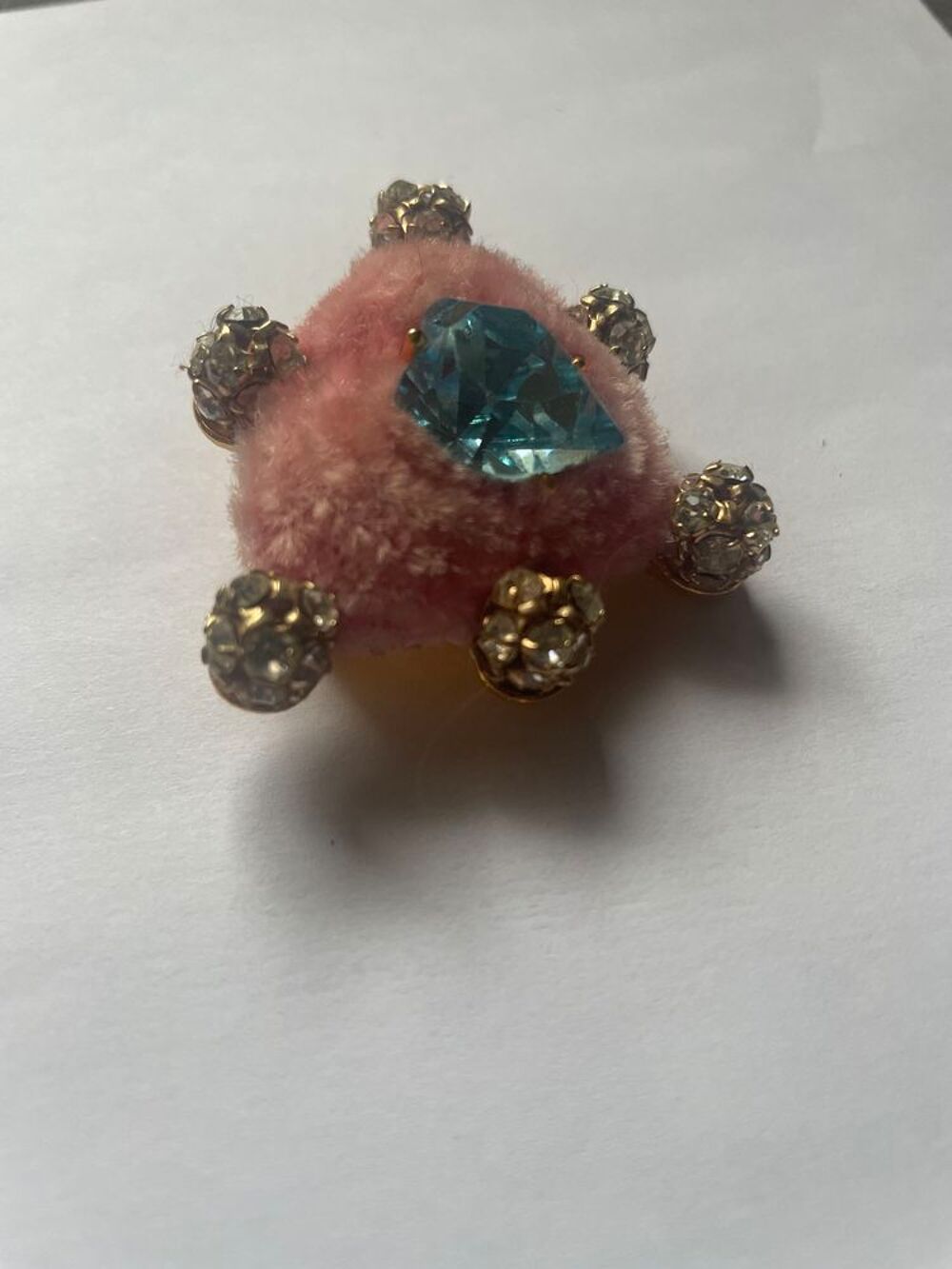 Broche Coeur rose boules strass/coeur strass bleu LACROIX Bijoux et montres