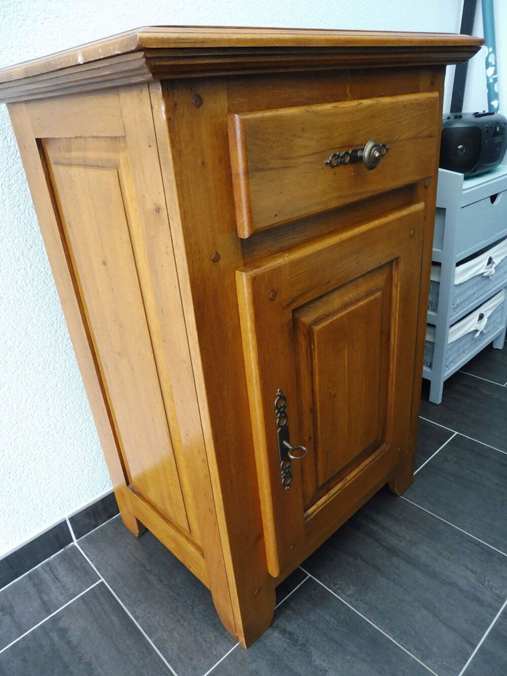 :
Confiturier ch&ecirc;ne Meubles