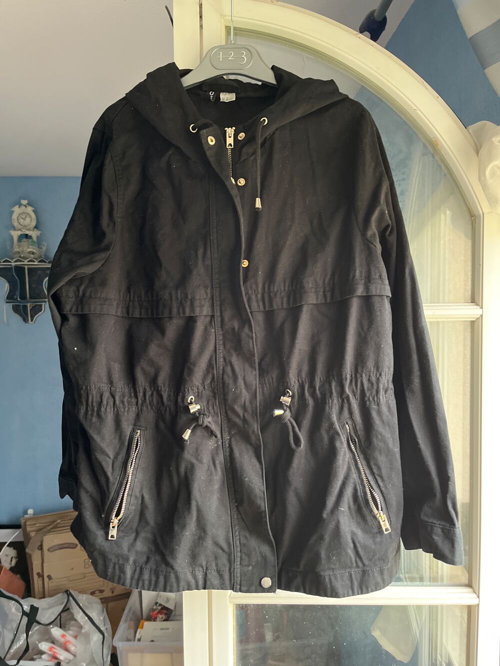 Blouson noir large &agrave; capuche Vêtements