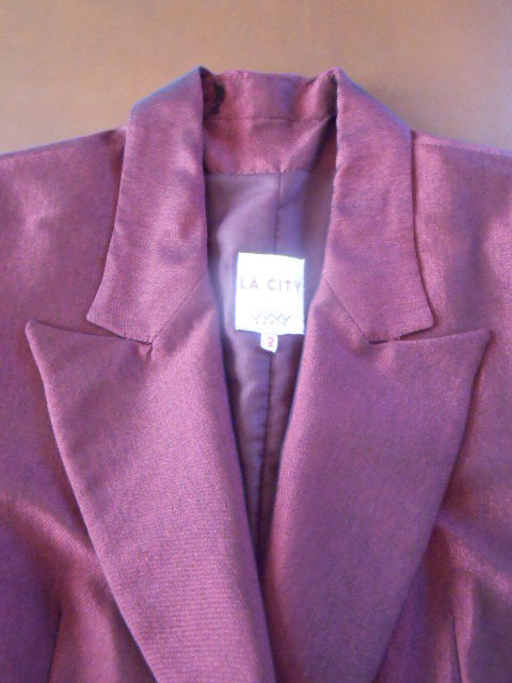 Tailleur bordeaux 38 - 5 € - annie66 Vêtements