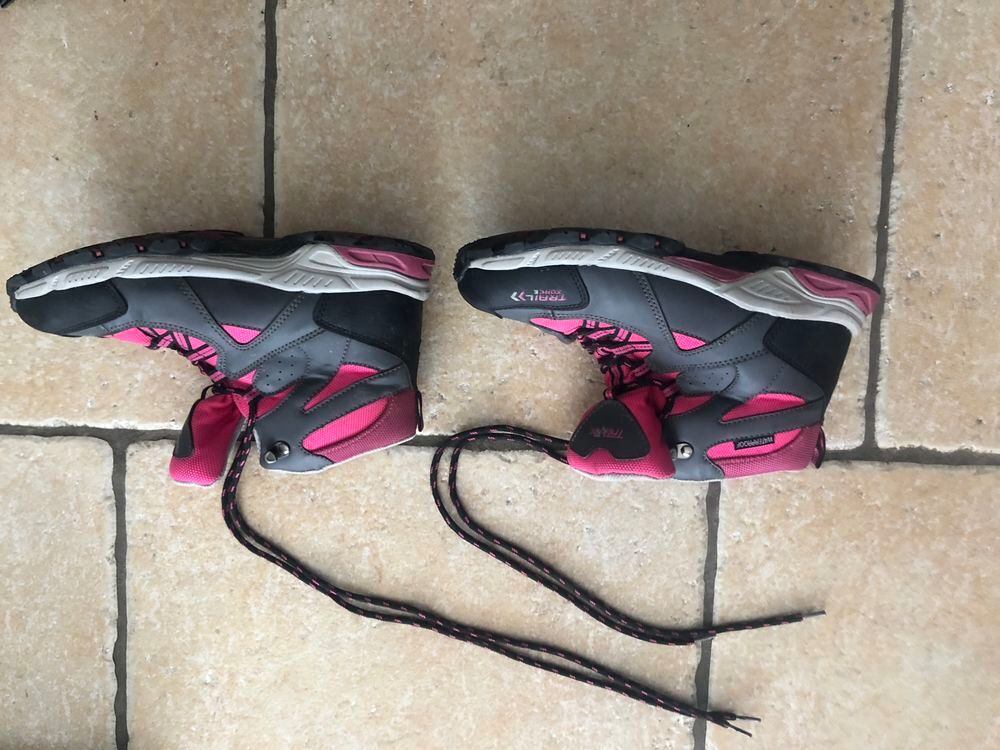 Chaussures de randonn&eacute;e bi couleur Chaussures