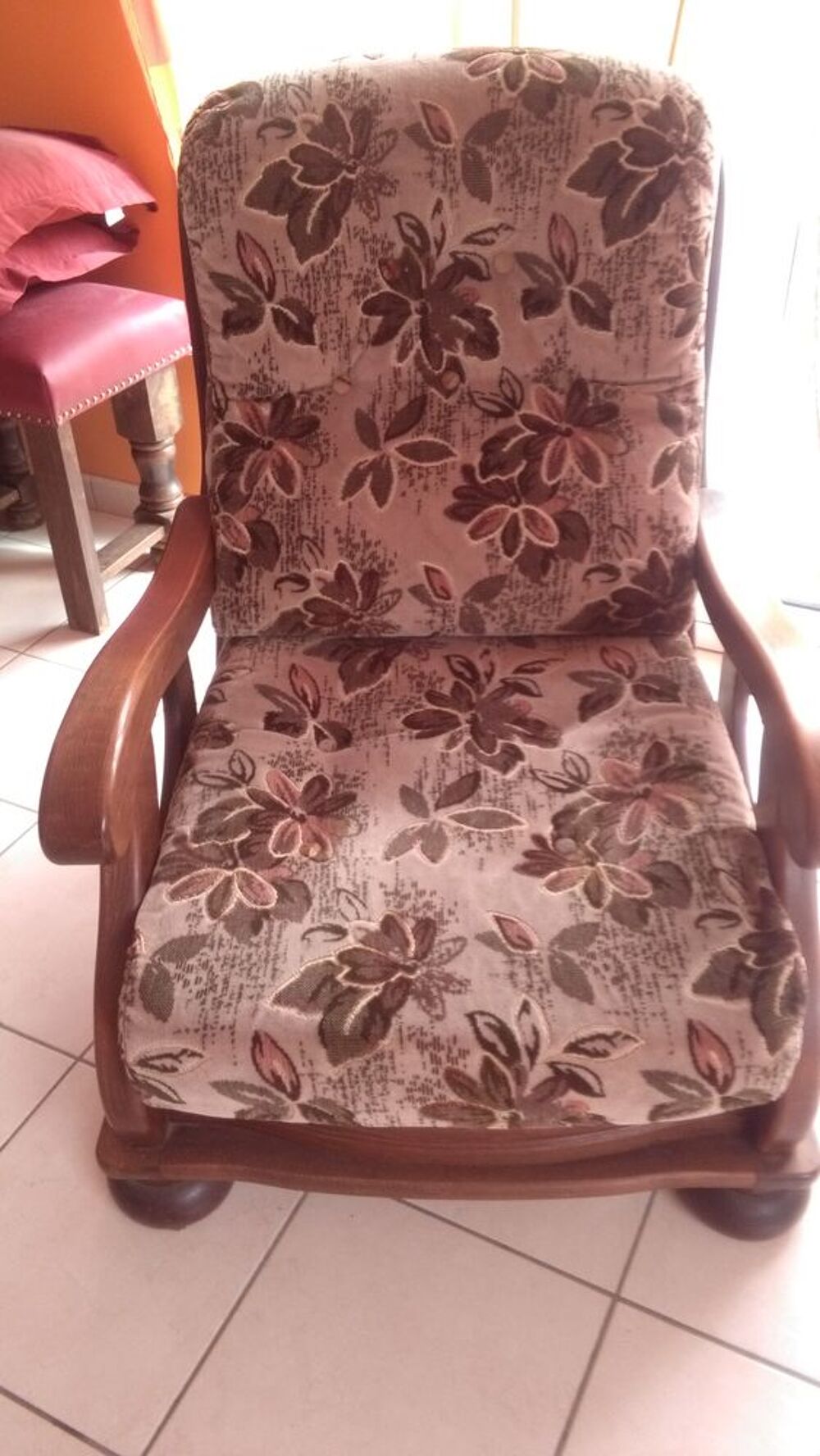 canap&eacute; et 2 fauteuils. Meubles