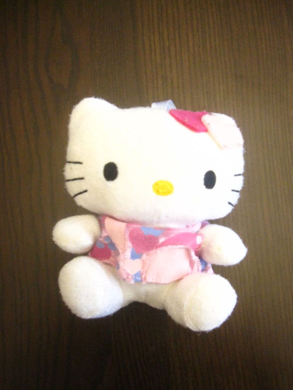 Peluche hello kitty 16cm robe rose patchwork Jeux / jouets