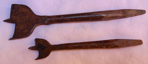 Deux mches  bois anciennes 8 La Ravoire (73)