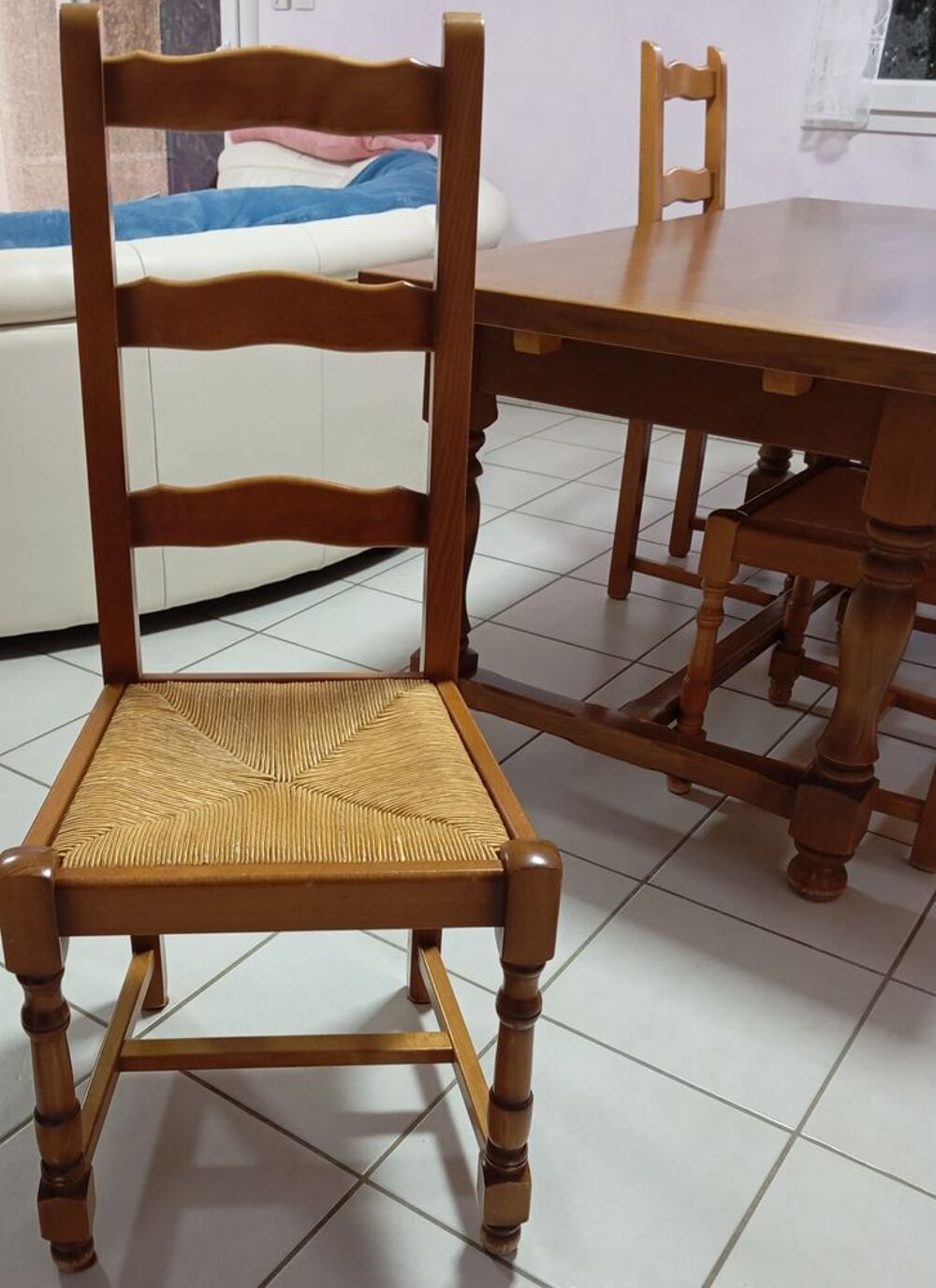 ensemble table plus chaises en ch&ecirc;ne massif Meubles
