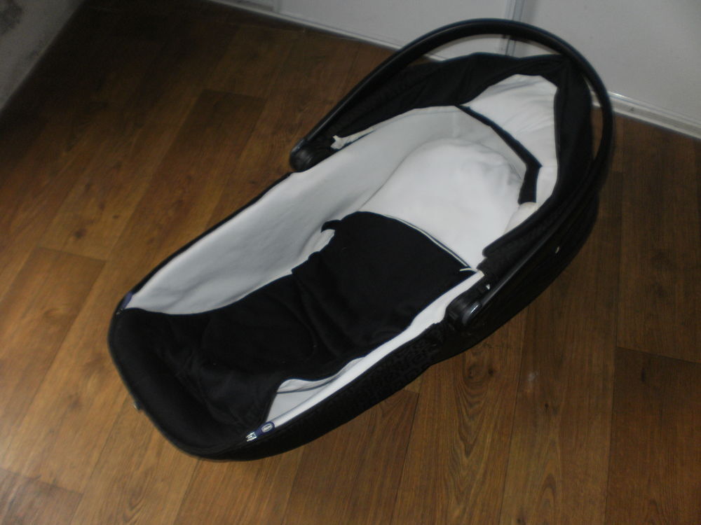 poussette Chico trio Pu�riculture