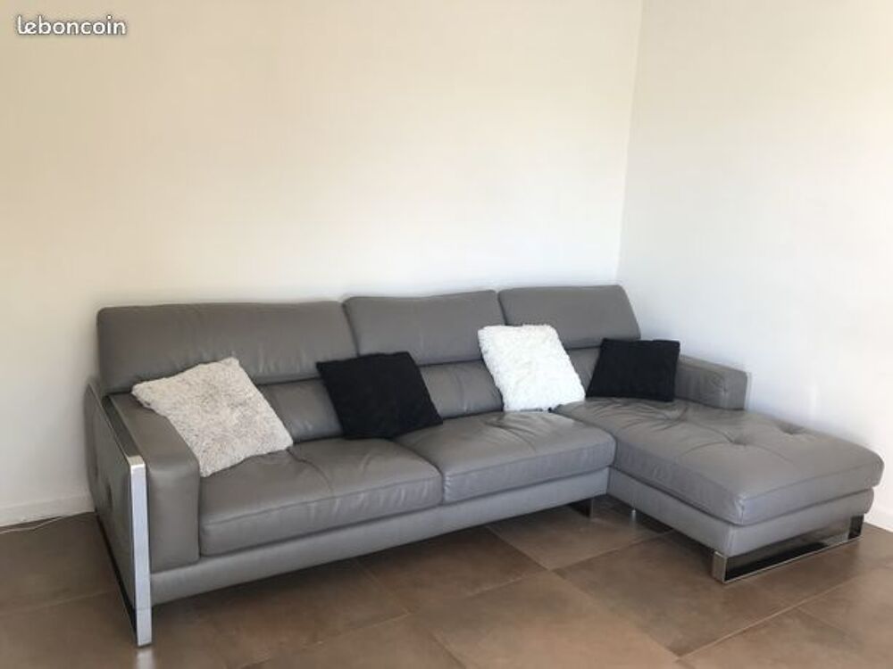 Canap&eacute; d'angle en cuir, marque XXL Meubles