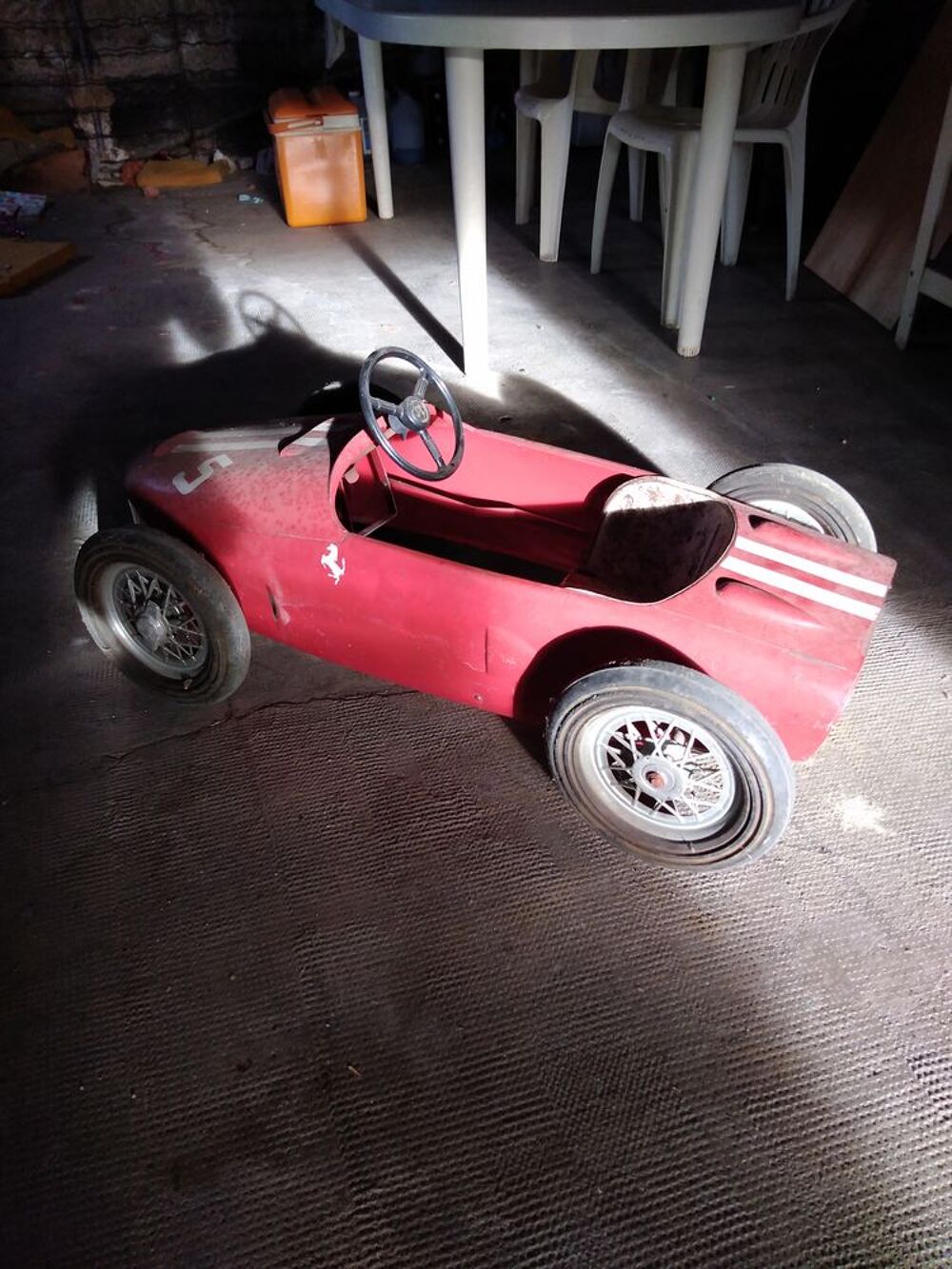 Voiture &agrave; p&eacute;dale de collection Jeux / jouets