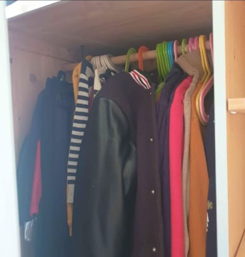 Armoire bois orange et bleu avec miroirs Meubles