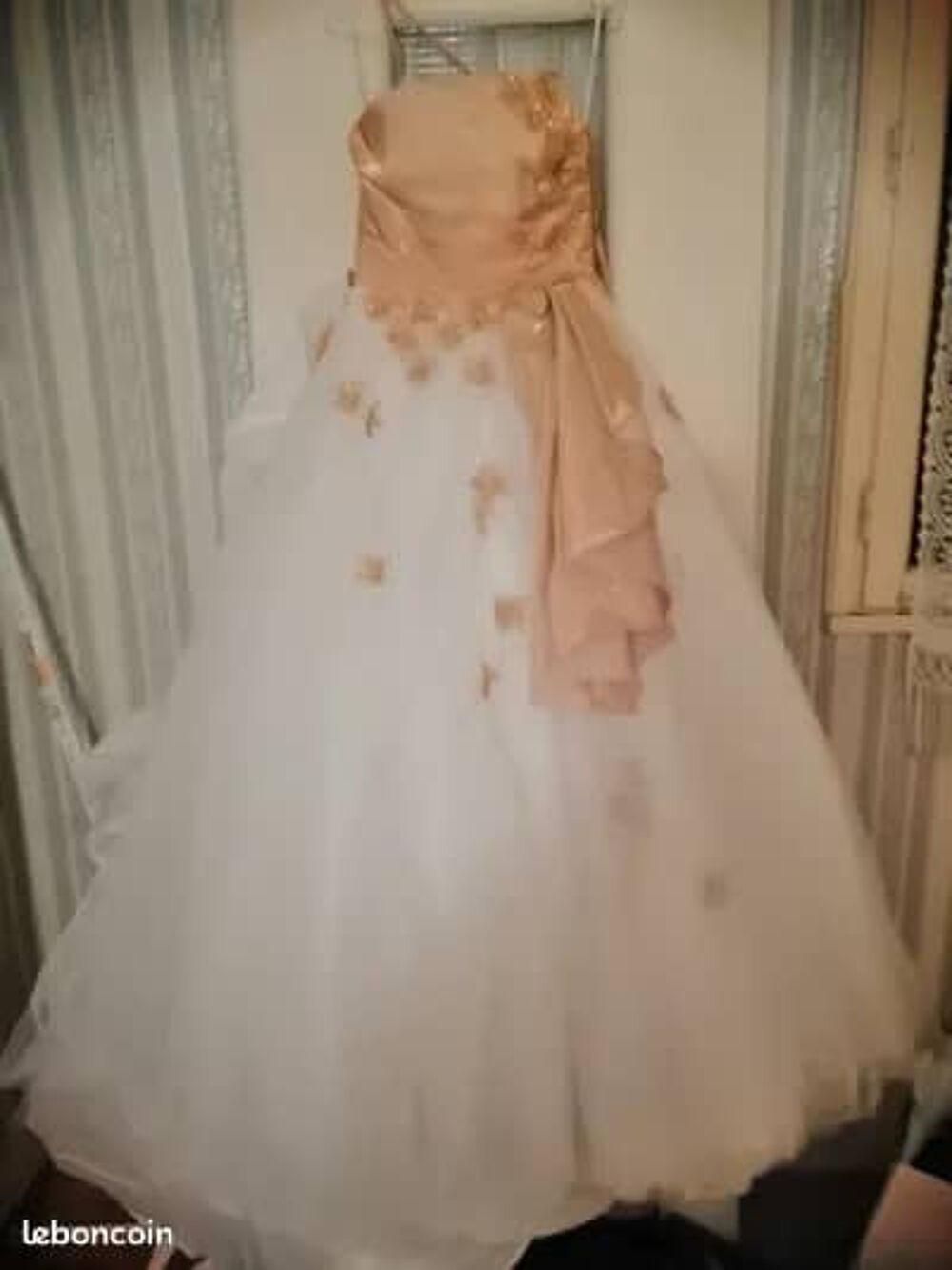 Robe de mari&eacute;e Vêtements