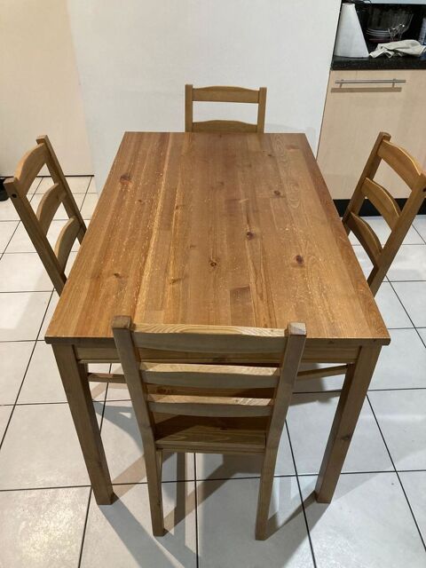 Table et chaises 115 Neuilly-sur-Marne (93)