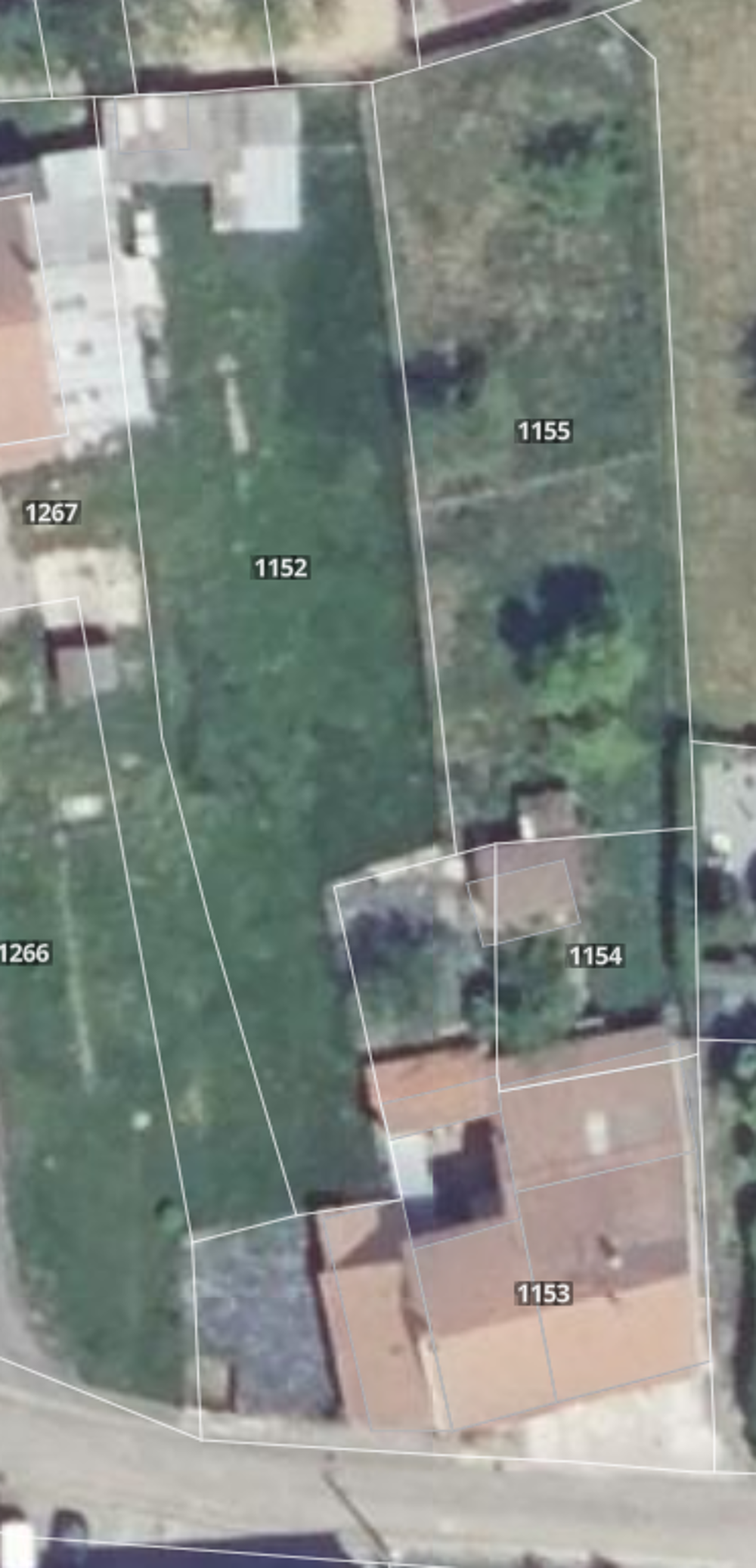 Vente Maison Avendre  maison à rénover avec dépendances et terrain. Puttelange-lès-thionville