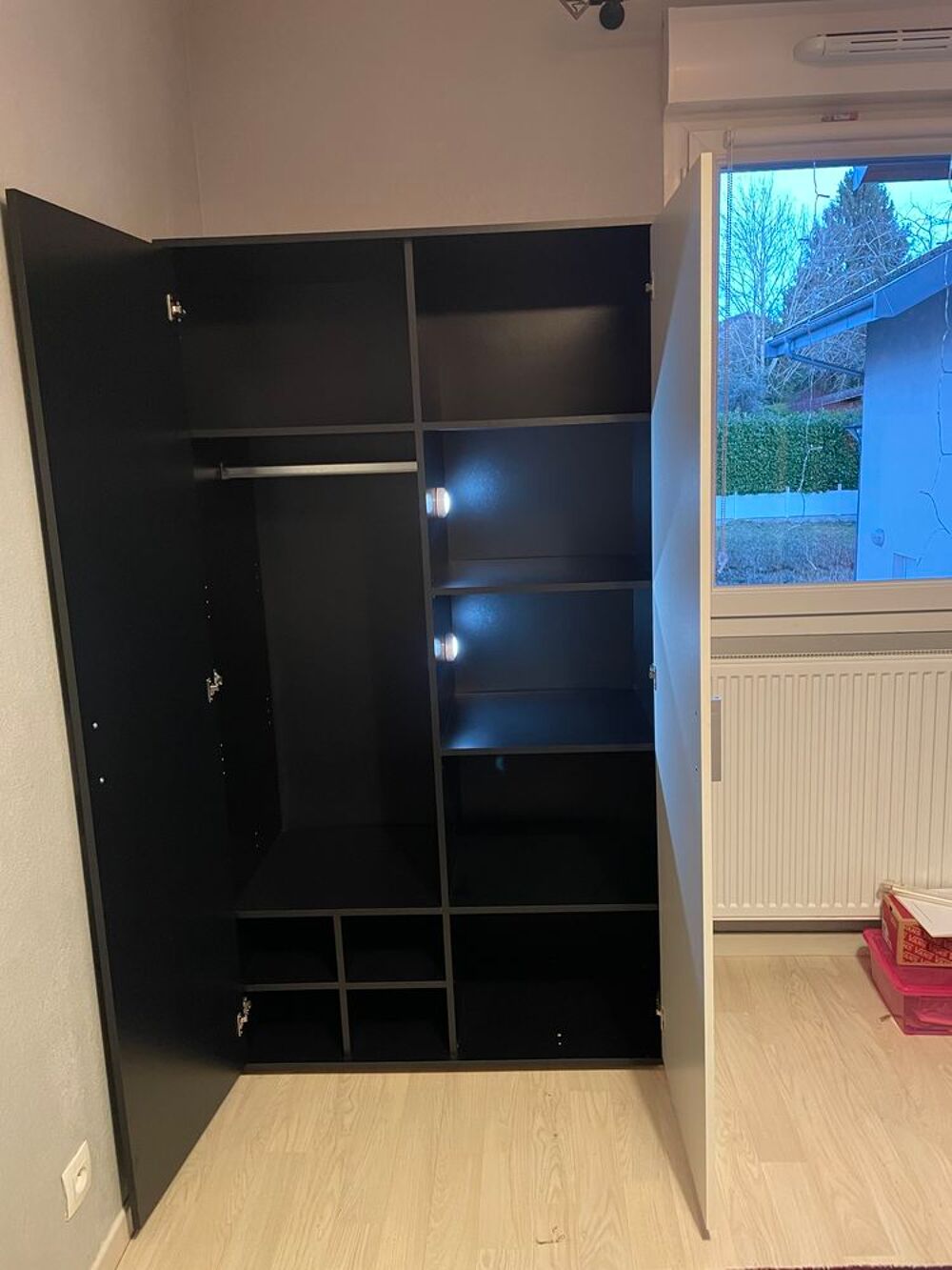 Armoire bicolore avec inscriptions d&eacute;coratives Mobilier enfants