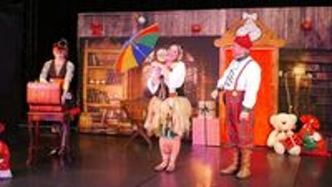   Conte MUSICAL  Alice au Pays du Père Noël  Troll de Famille  