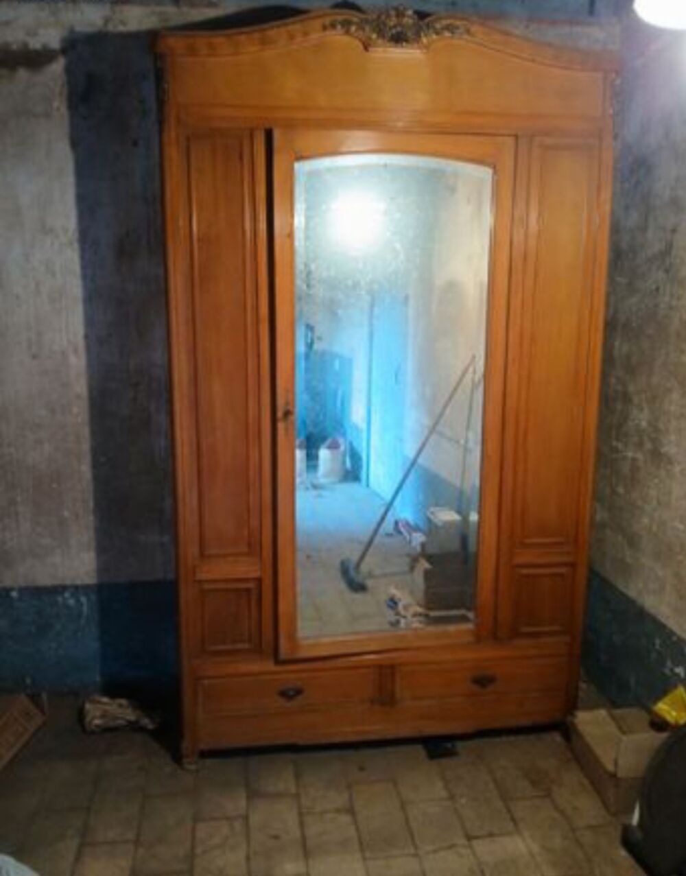 Armoire avec miroir Meubles