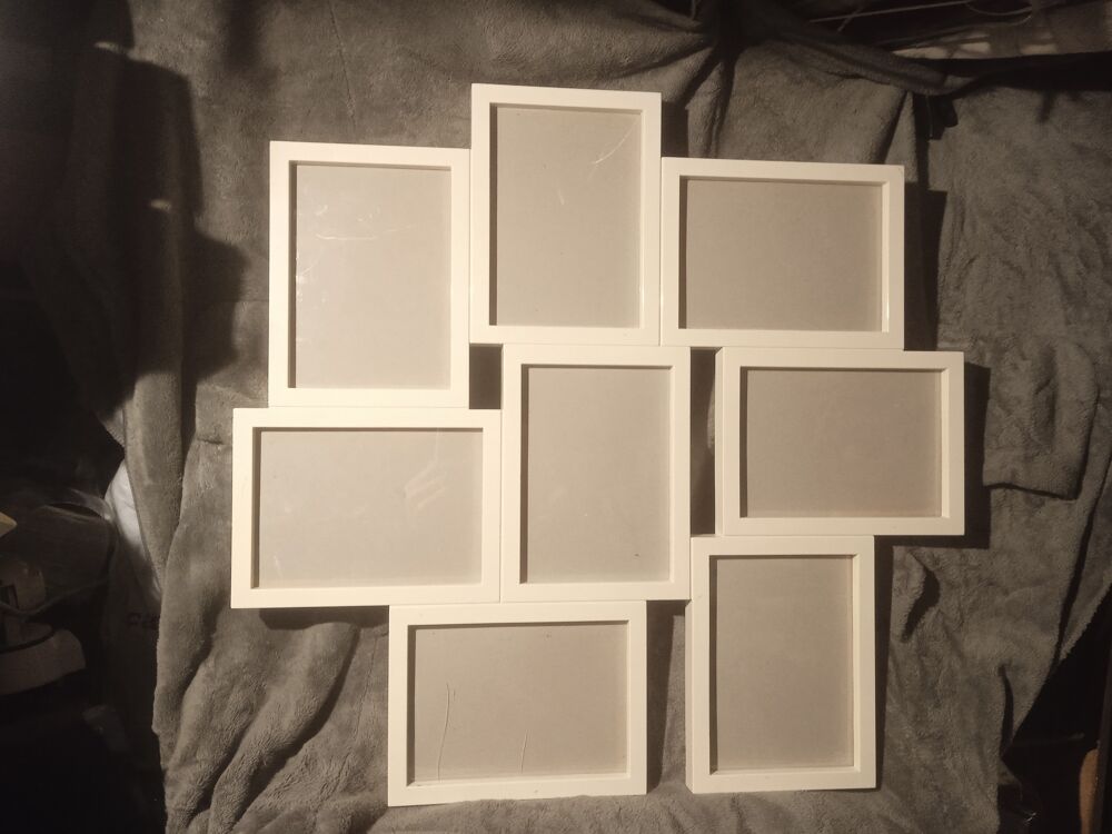 8 cadres blancs en 1 Photos/Video/TV
