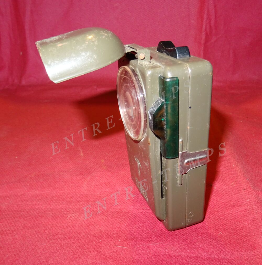 ELVES LAMPE MILITAIRE DE POCHE TYPE ALLEMANDE 