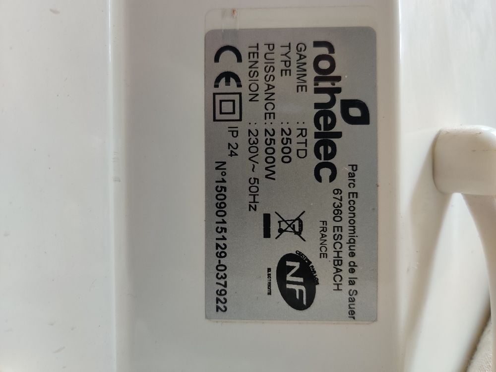 7 radiateurs Rothelec &eacute;co-&eacute;lectriques + 6 thermostats Electroménager