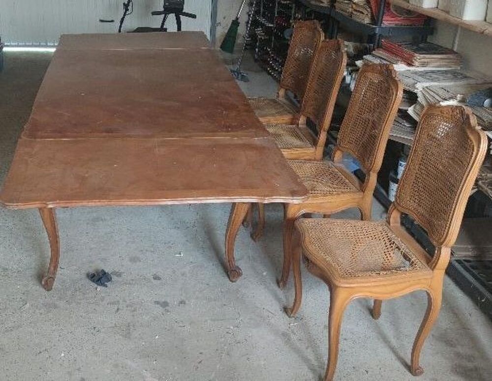 Table + 2 rallonges + 4 chaises R&eacute;gence h&ecirc;tre massif Meubles