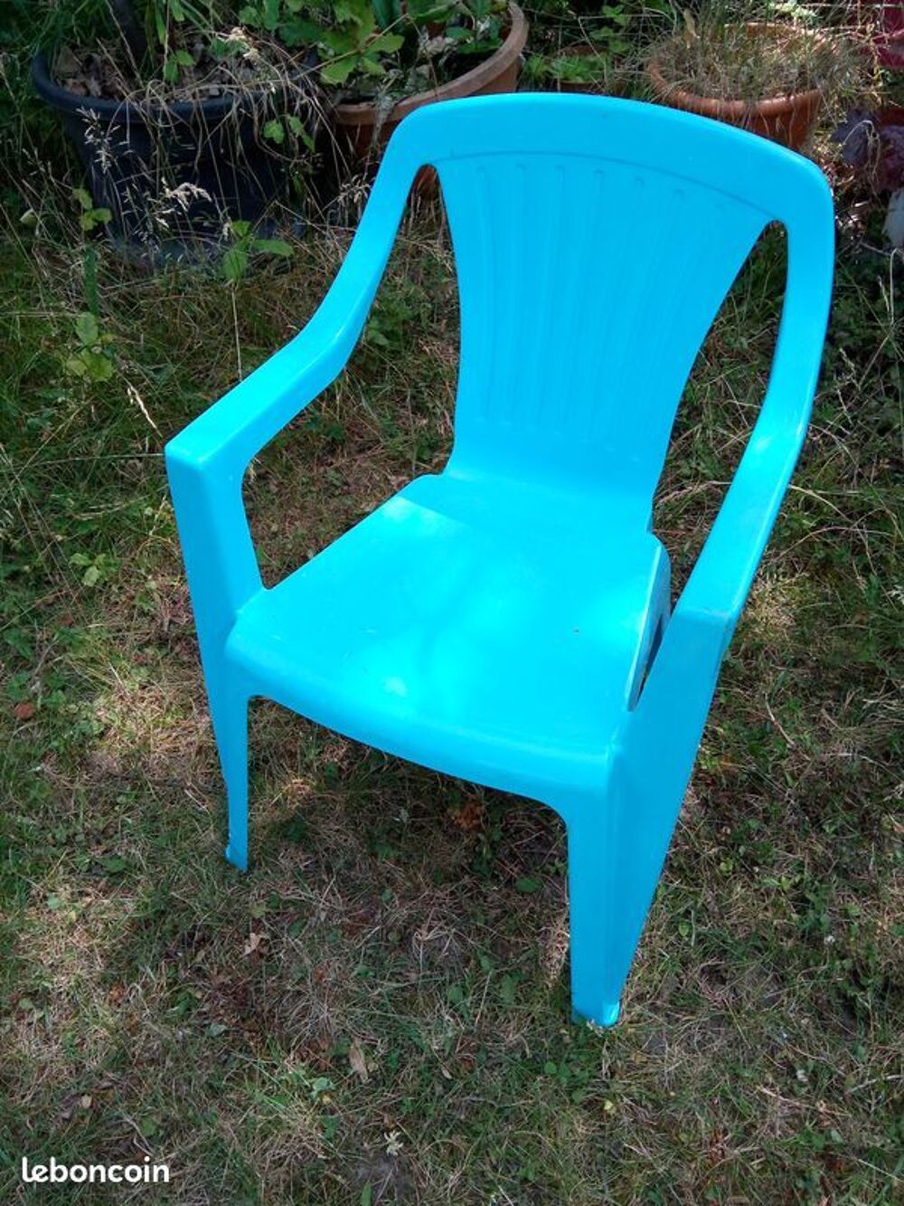 3 chaises enfant bleues + blanche Mobilier enfants