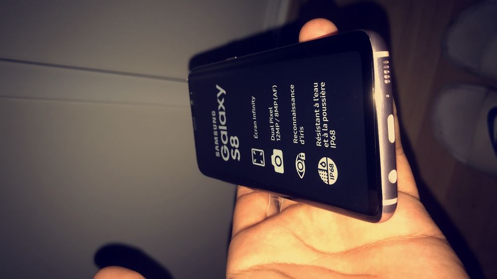 Samsung s8 neuf jamais utilis&eacute; a d&eacute;battre !! Téléphones et tablettes