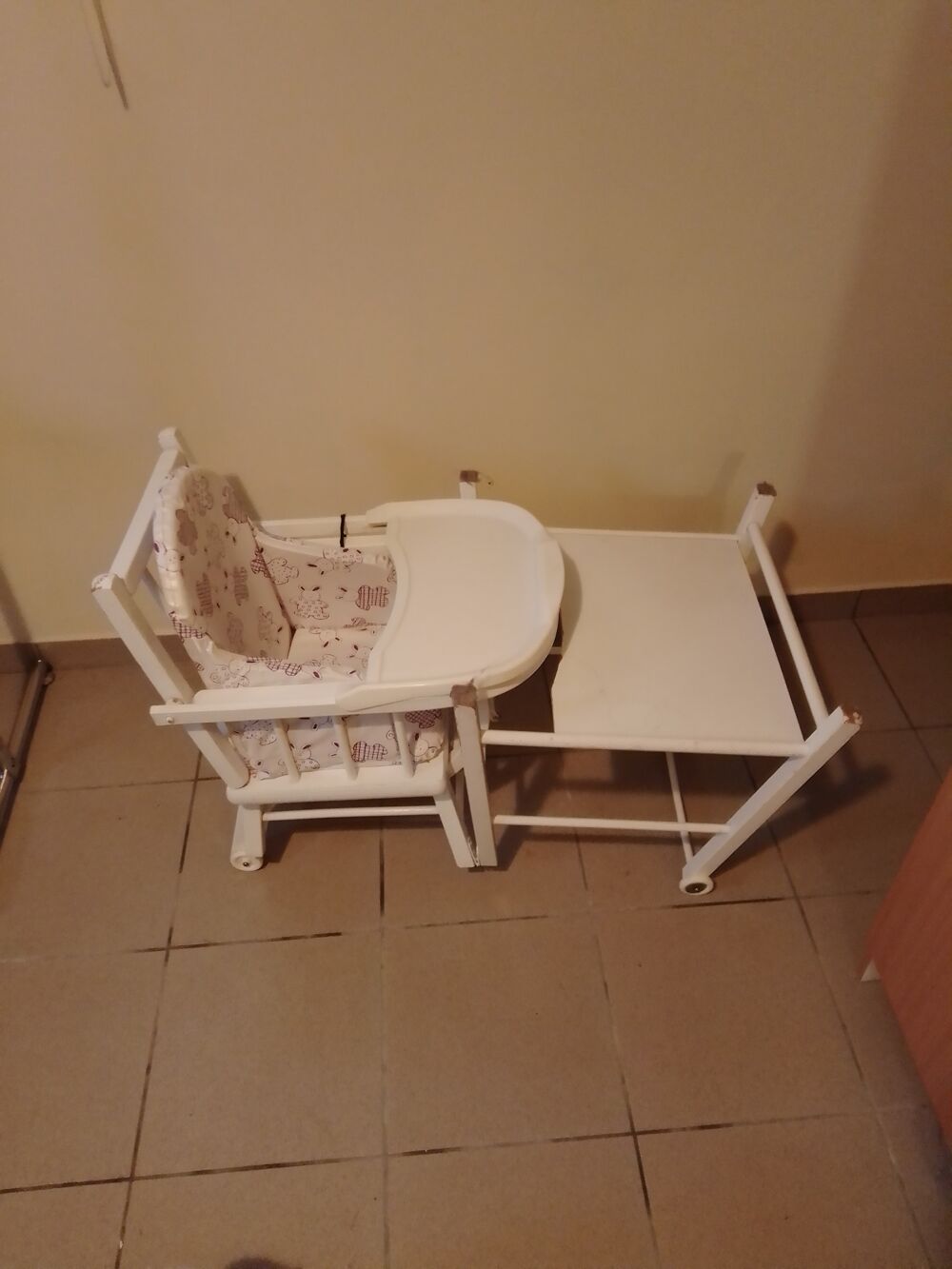 table-chaise de b&eacute;b&eacute; Mobilier enfants