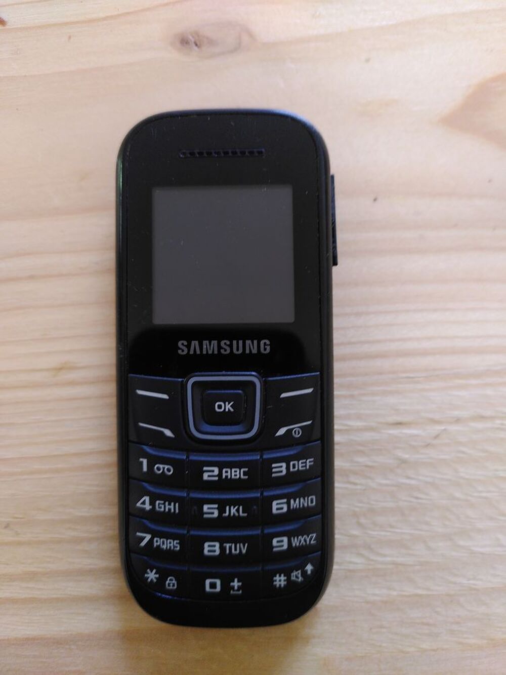 Samsung GT-E1200I noir - Pour pi&egrave;ces Téléphones et tablettes