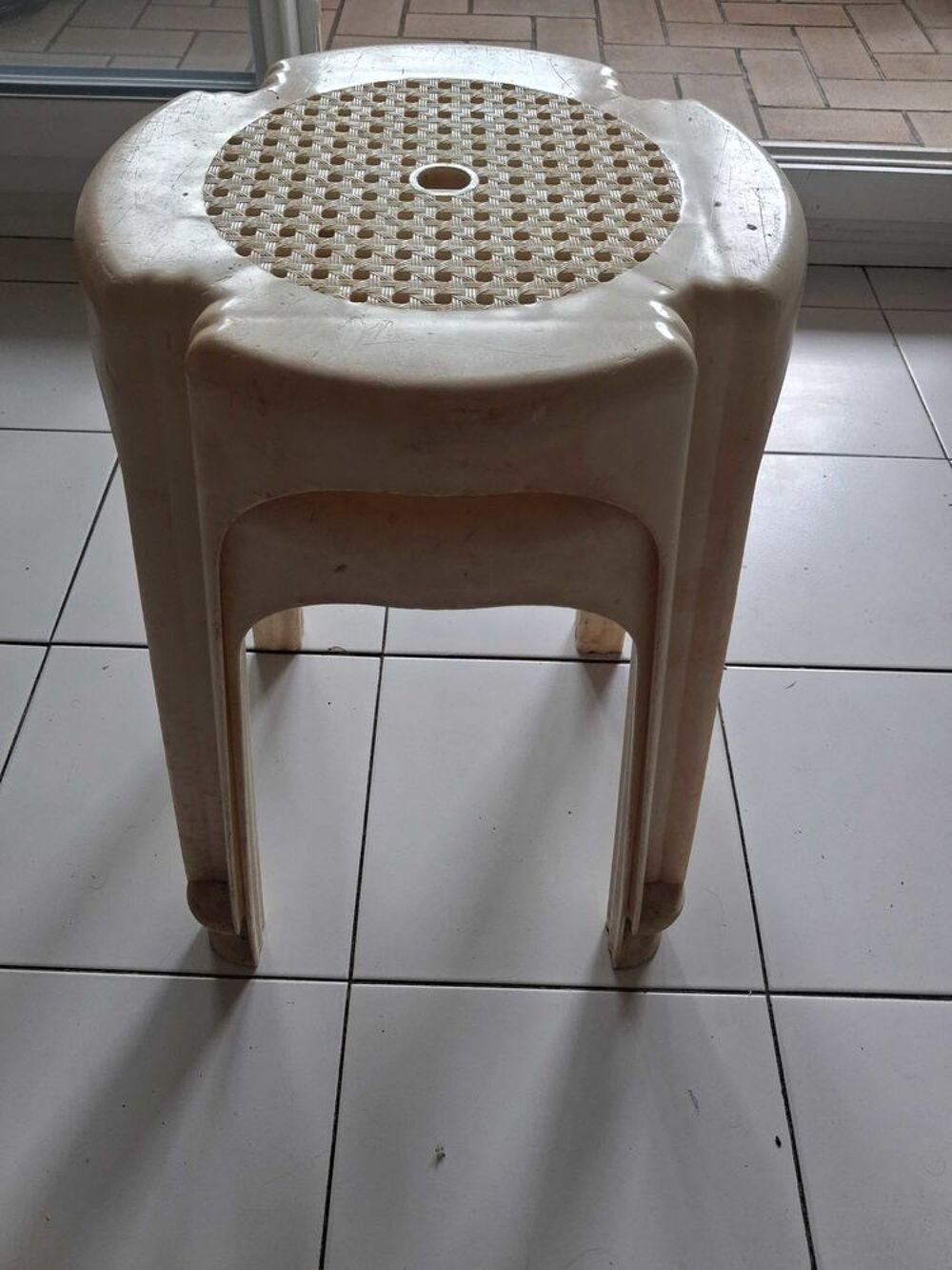 tabourets en plastique des annees 90 Meubles