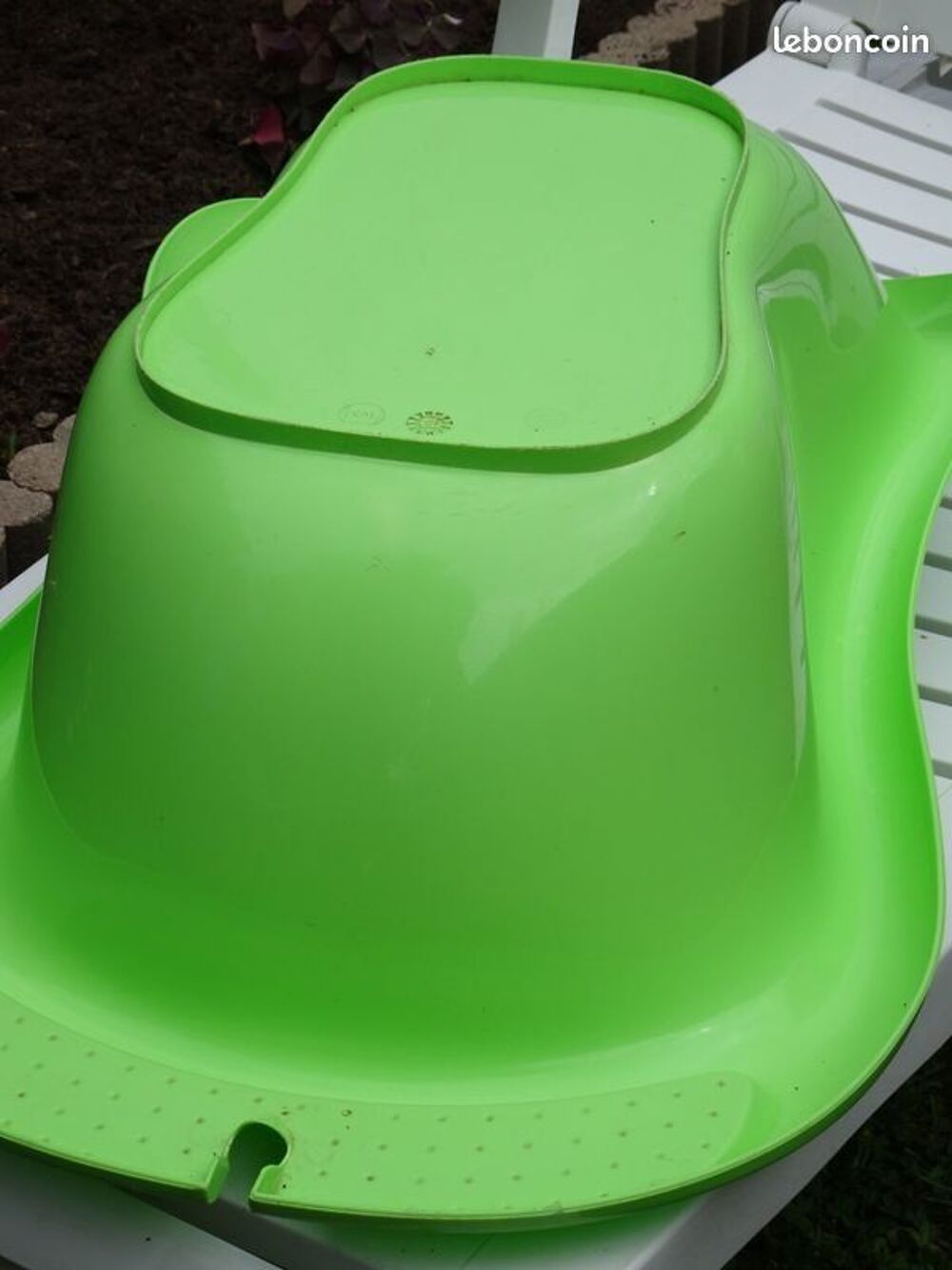 Baignoire pour b&eacute;b&eacute;. Mobilier enfants