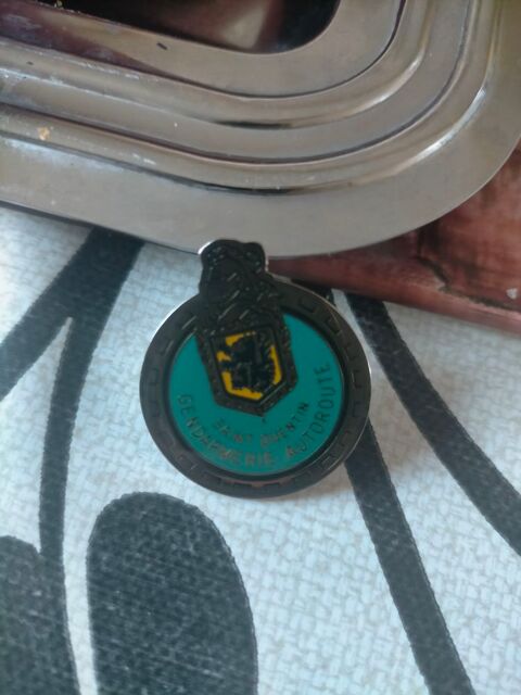 pin's gendarmerie autoroute 5 Miribel (01)