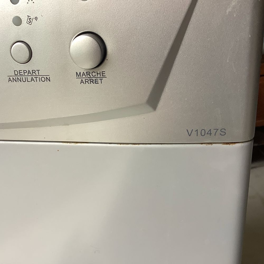 3
Panier inf&eacute;rieur + panier couverts Lave vaisselle FAR Electroménager