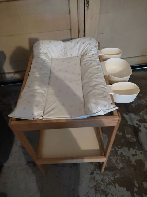 Table � langer Ik�a avec matelas et corbeilles 30 Bourgogne (51)