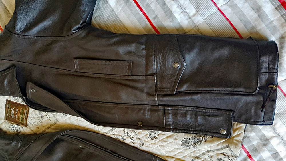 Vaste cuir Vtements