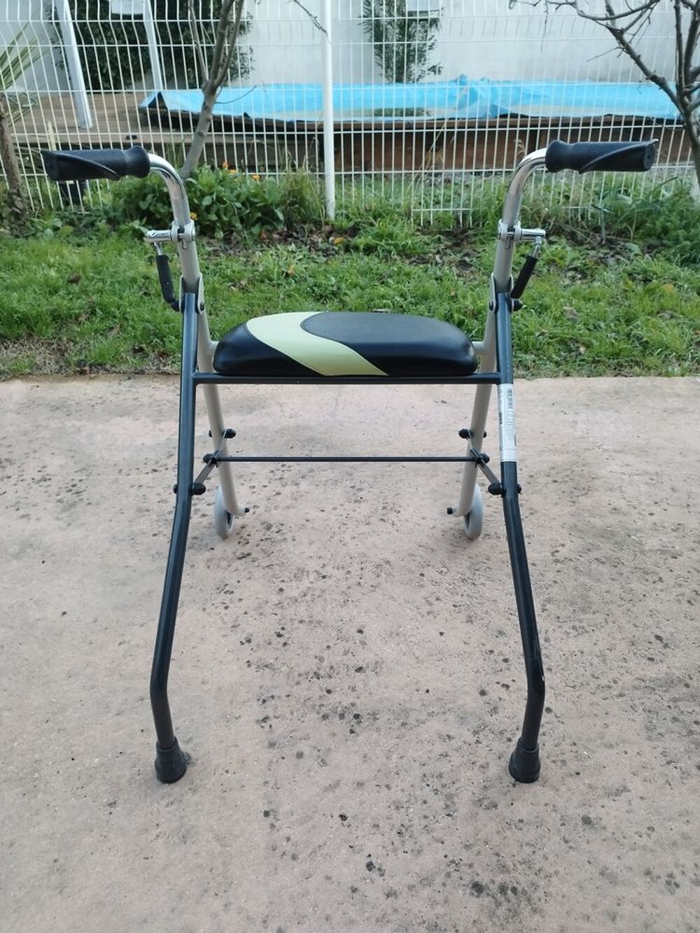 d&eacute;ambulateur invacare Meubles