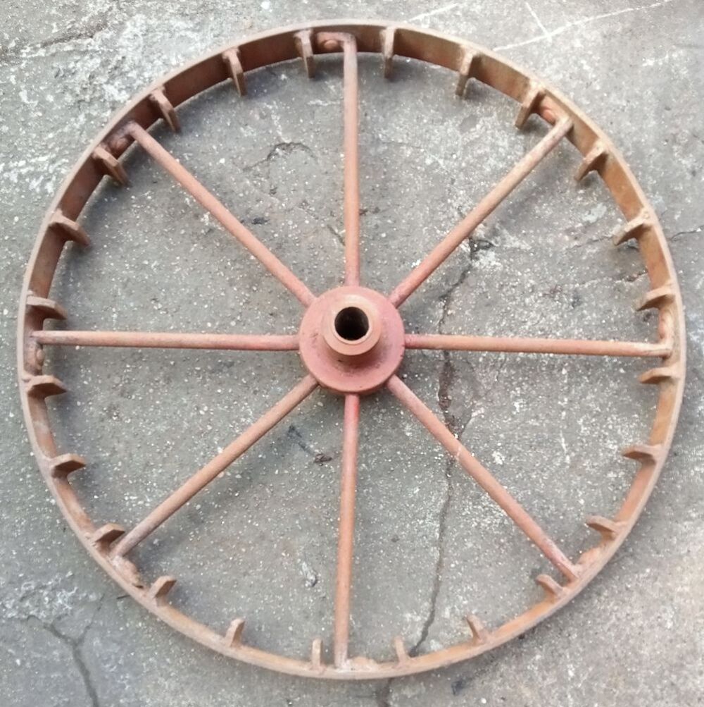 roues de charrette diam&egrave;tre 65 cm Décoration