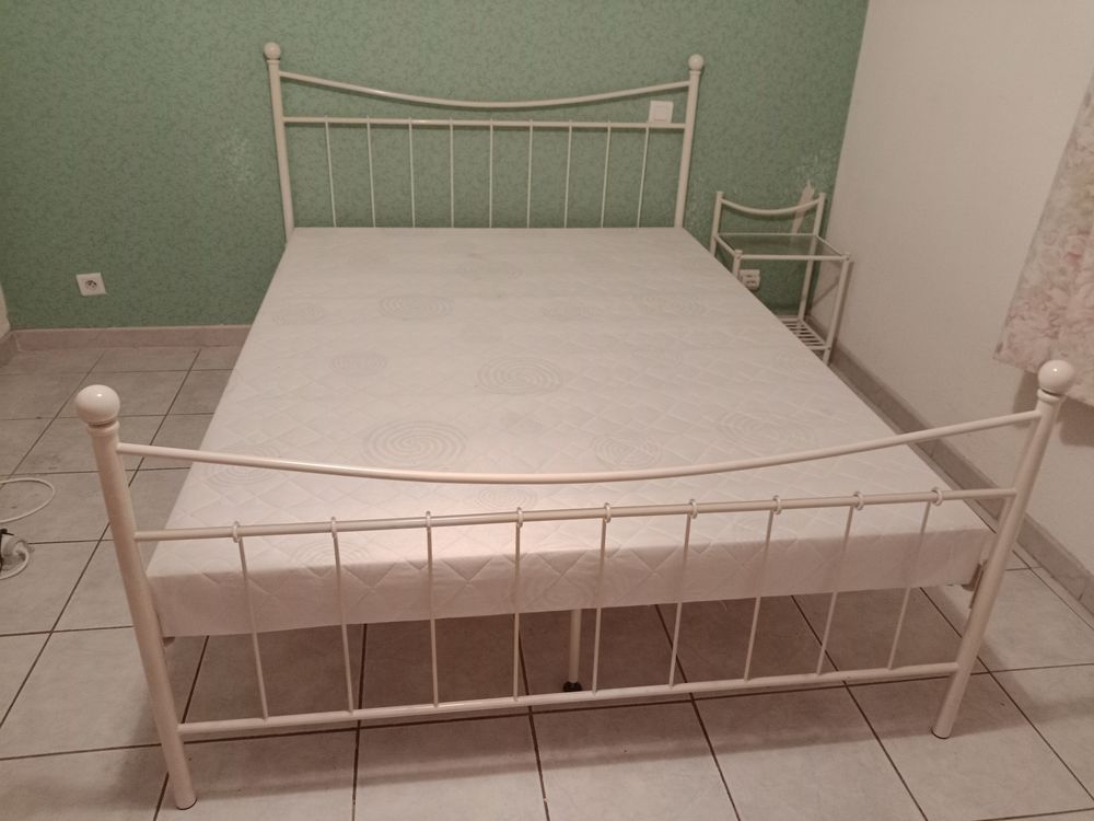 2 encadrements de lits Meubles