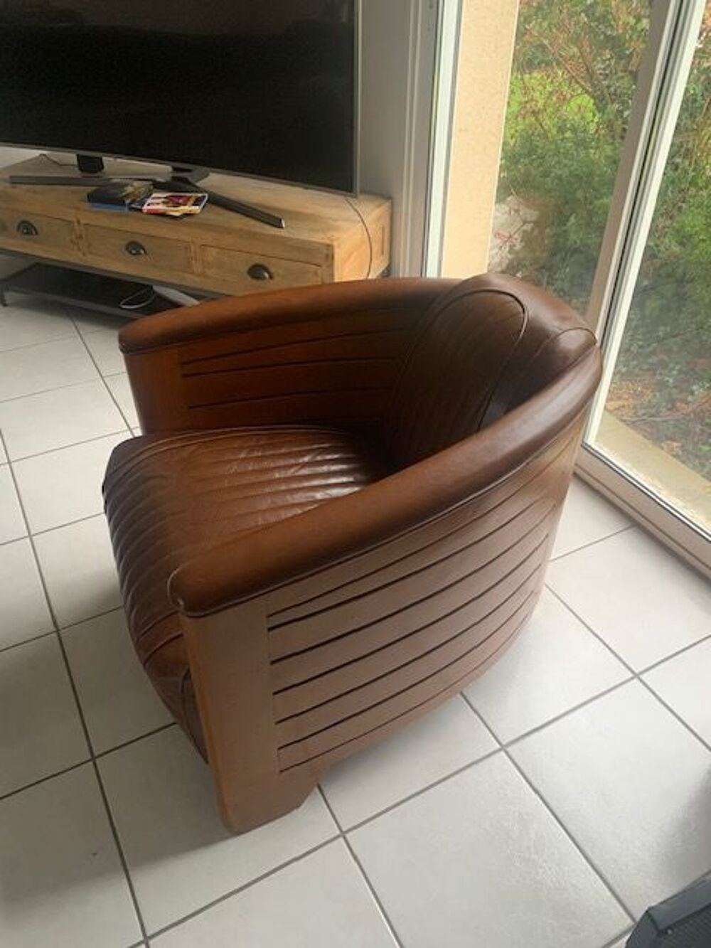 Fauteuil club cano&euml; vernis noyer cuir vintage Meubles
