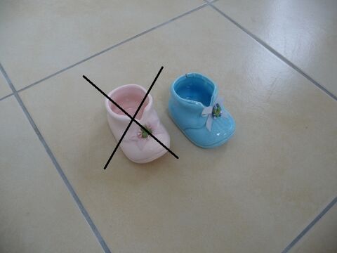 Chausson b�b� bleu en fa�ence 5 Celles-sur-Belle (79)