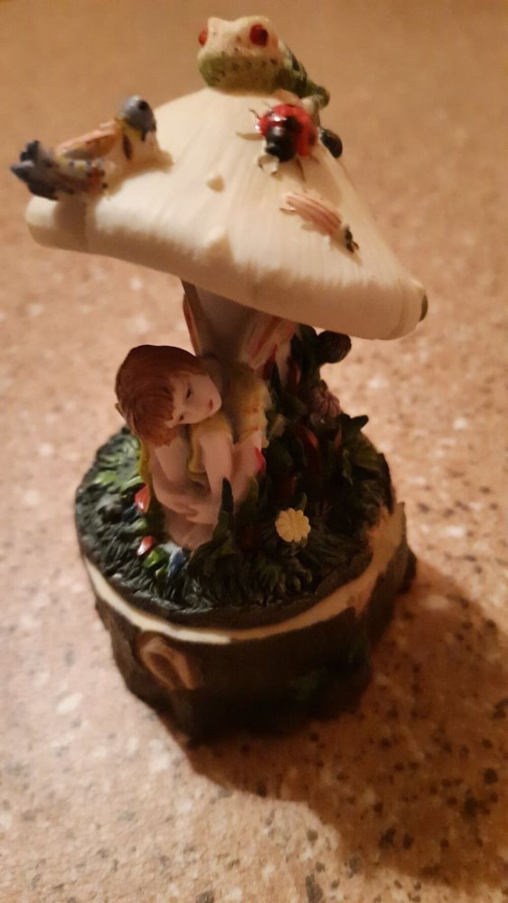 BOITE FIGURINE STATUETTE ELFE ET CHAMPIGNON Décoration