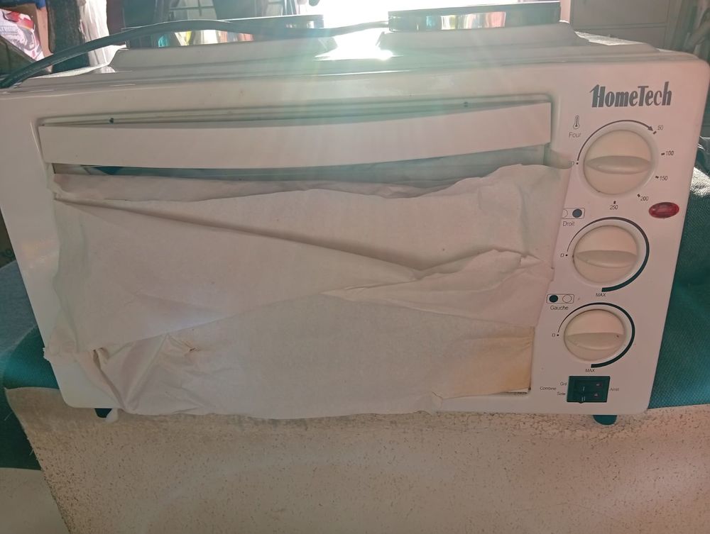 Mini four avec plaques de cuisson Electroménager