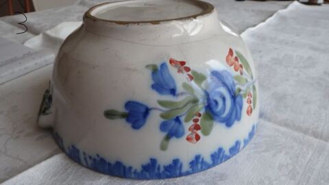 Saladier ancien en faence decor fleur 25 Ballainvilliers (91)