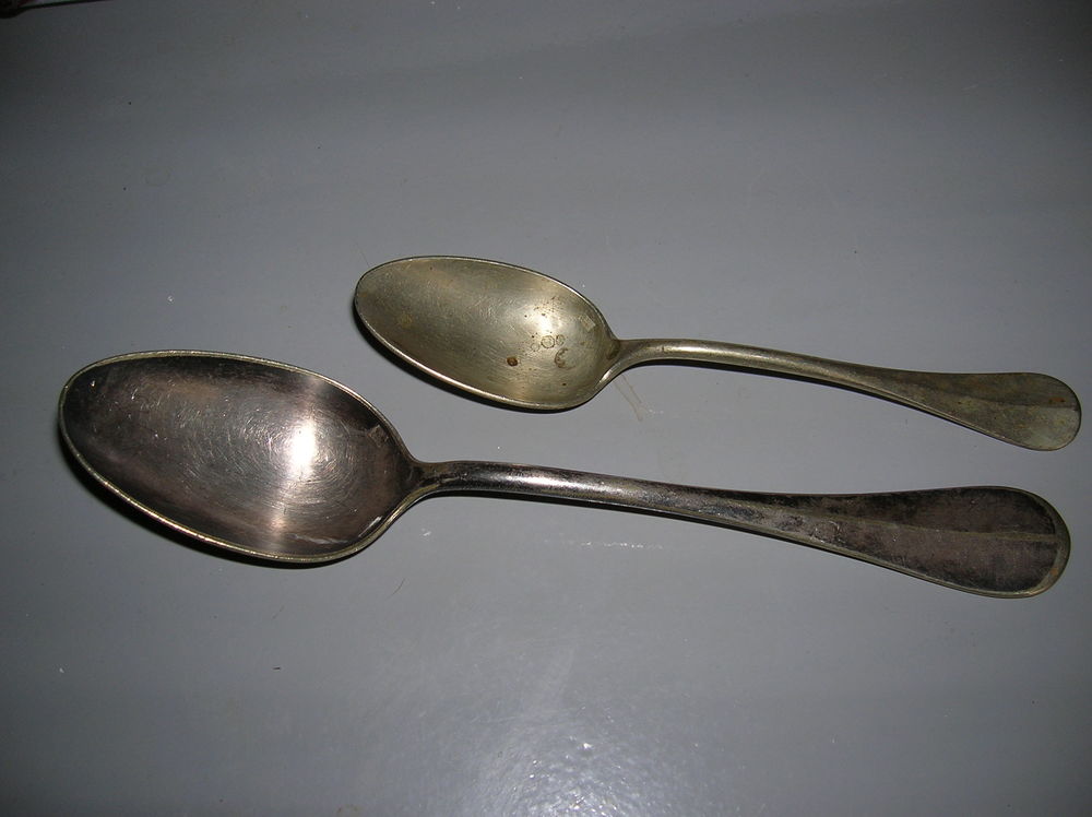 cuill&egrave;re &agrave; soupe+ cuill&egrave;re &agrave; caf&eacute; anciennes m&eacute;tal argent&eacute; 