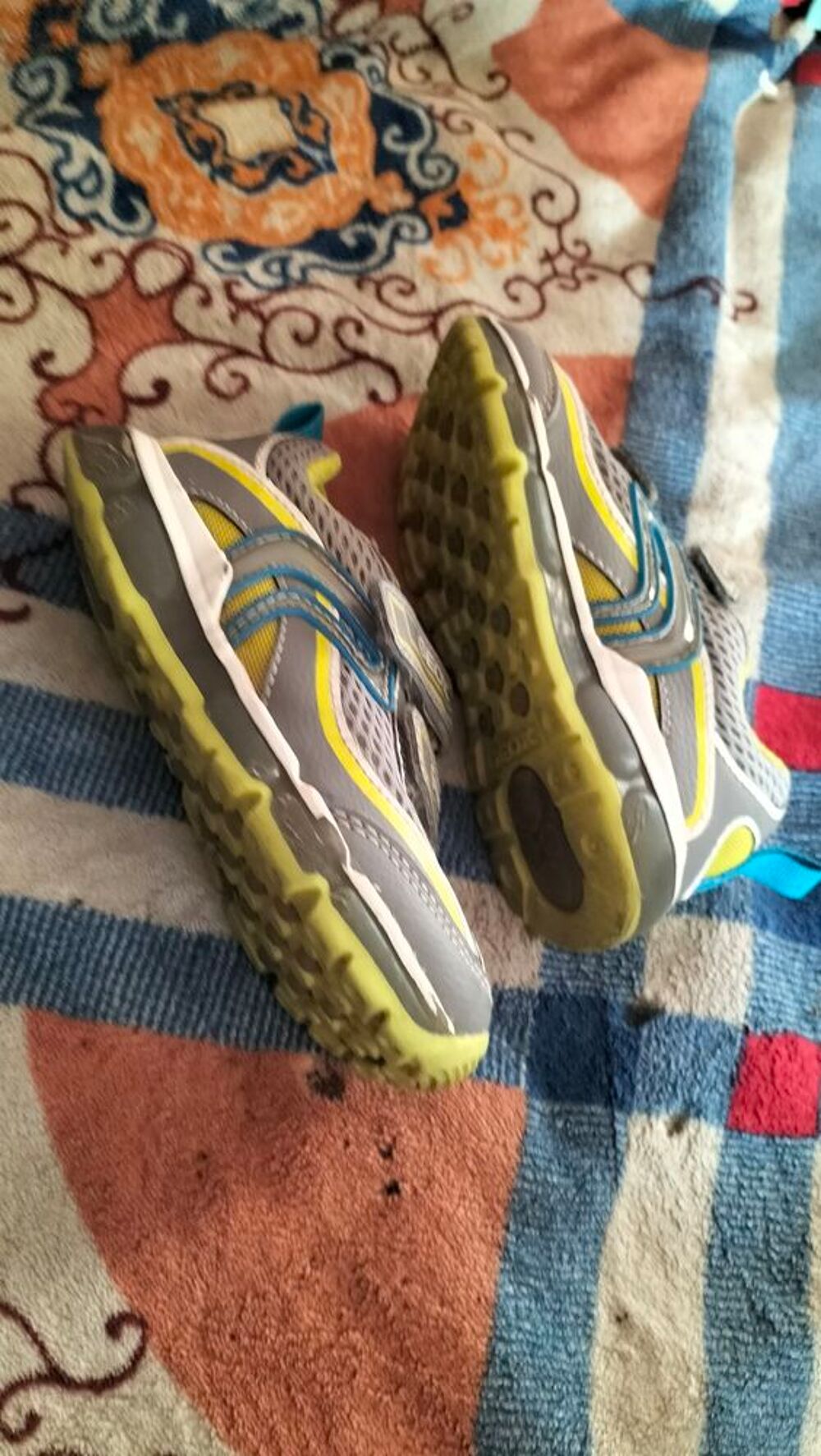 Basket cuir Geox pointure 25 excellent &eacute;tat Chaussures
